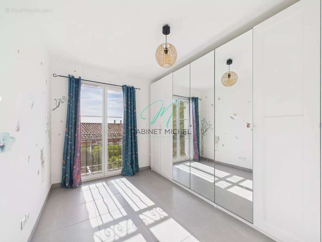 Maison à ROQUEFORT-LES-PINS