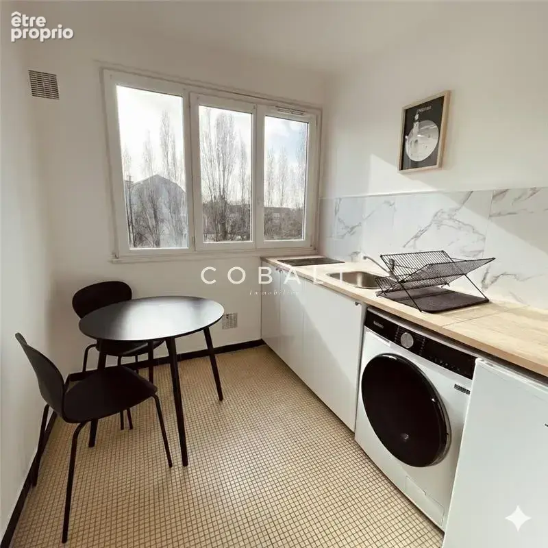 Studio rénové Rond-Point de Paris - photo 4