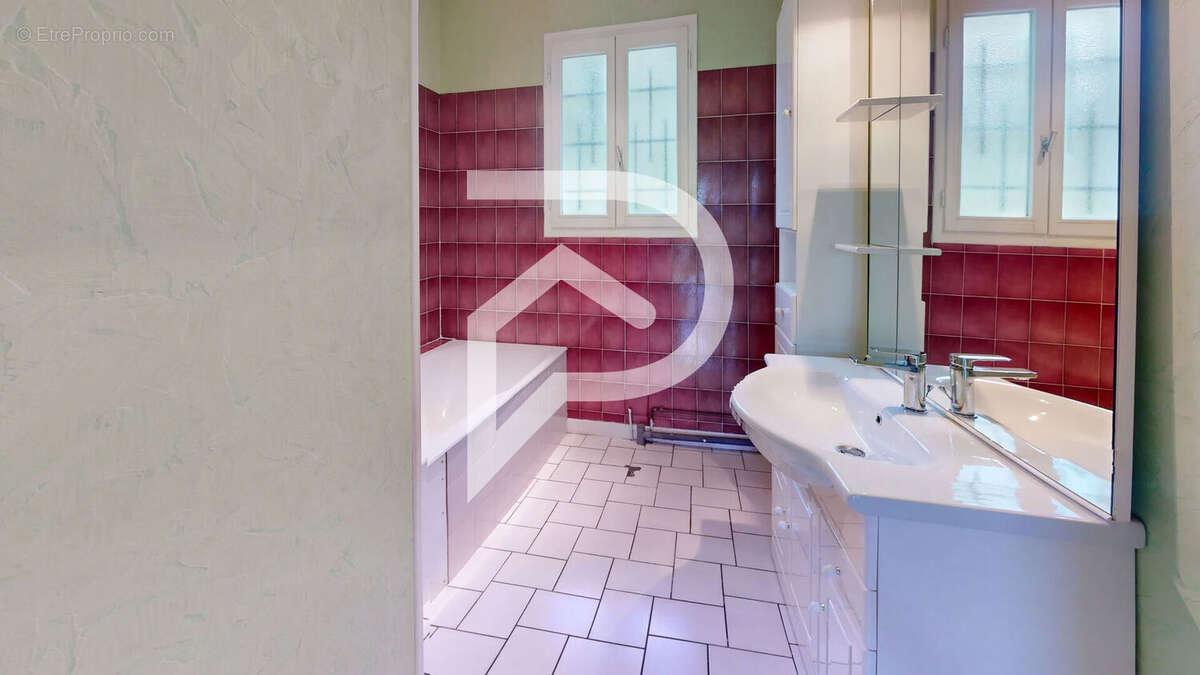 Maison à NEUILLY-SUR-SUIZE