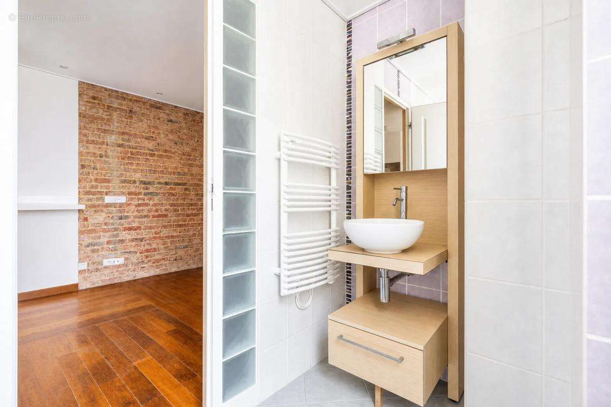 Appartement à PARIS-10E