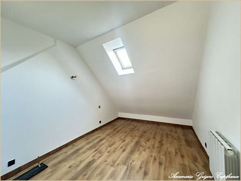 Maison à SAINT-VICTOR-DE-BUTHON