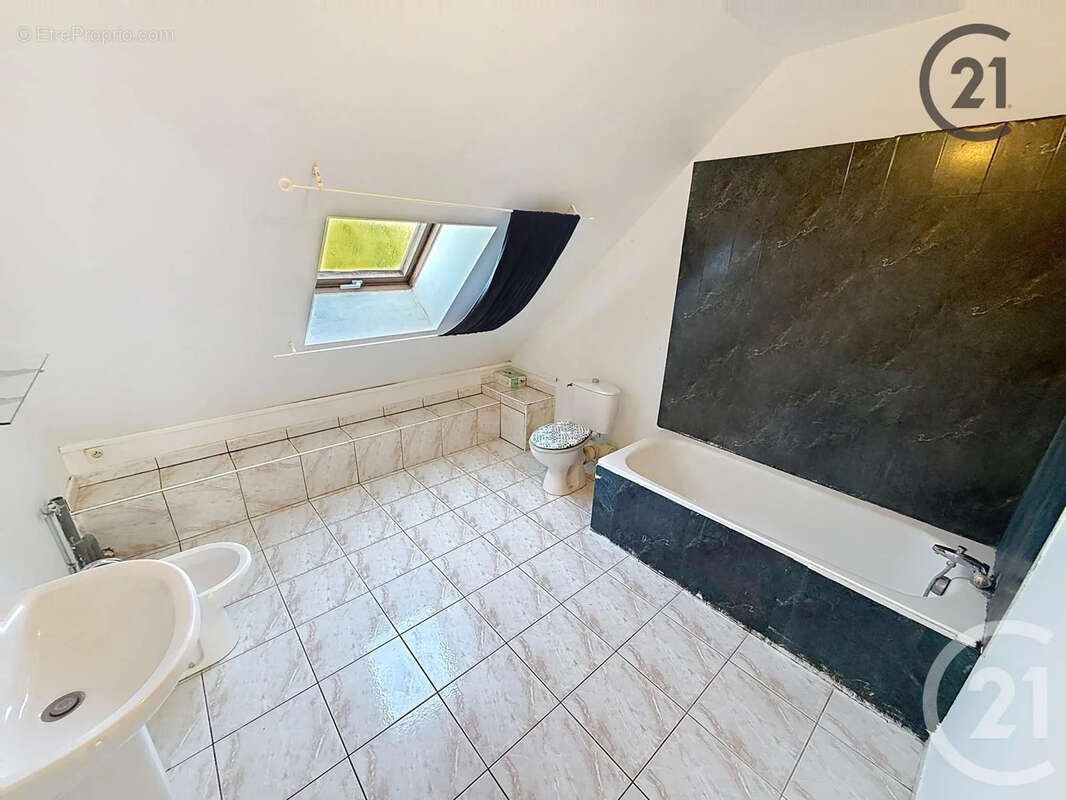 Maison à CHEMILLY-SUR-YONNE