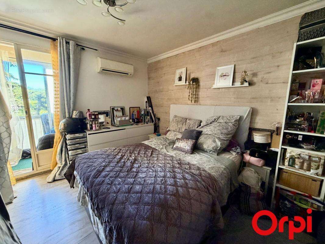 Appartement à MARSEILLE-4E