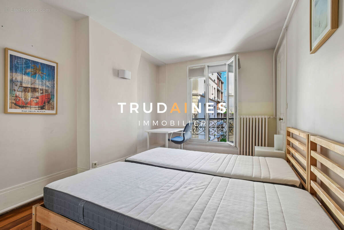 Appartement 3 pièces, 45,12 m2 loi Carrez, 2e étage au plan optimisé et à la vue dégagée. - photo 9