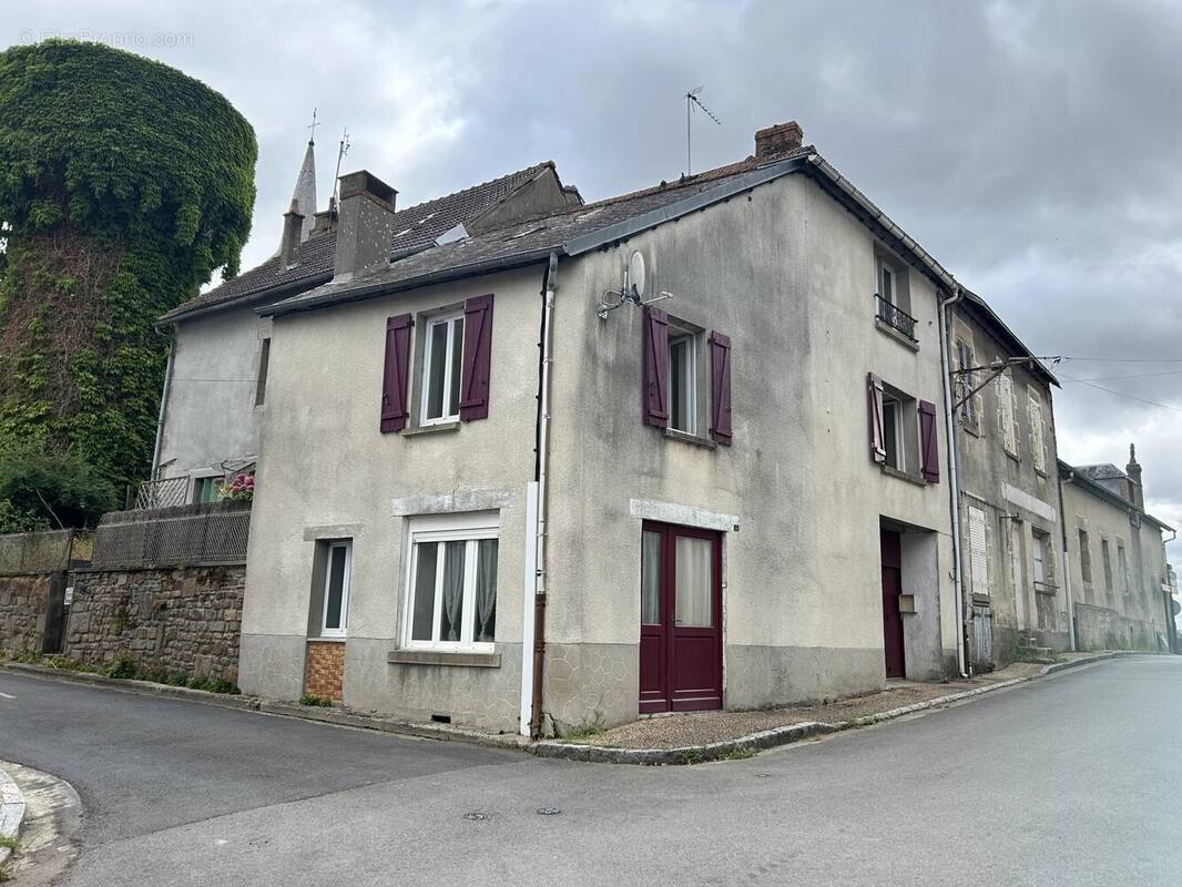 Maison à ARNAC-LA-POSTE