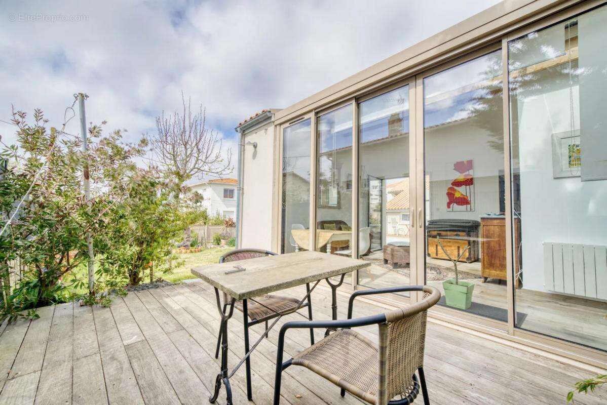 Maison à SAINT-GEORGES-DE-DIDONNE