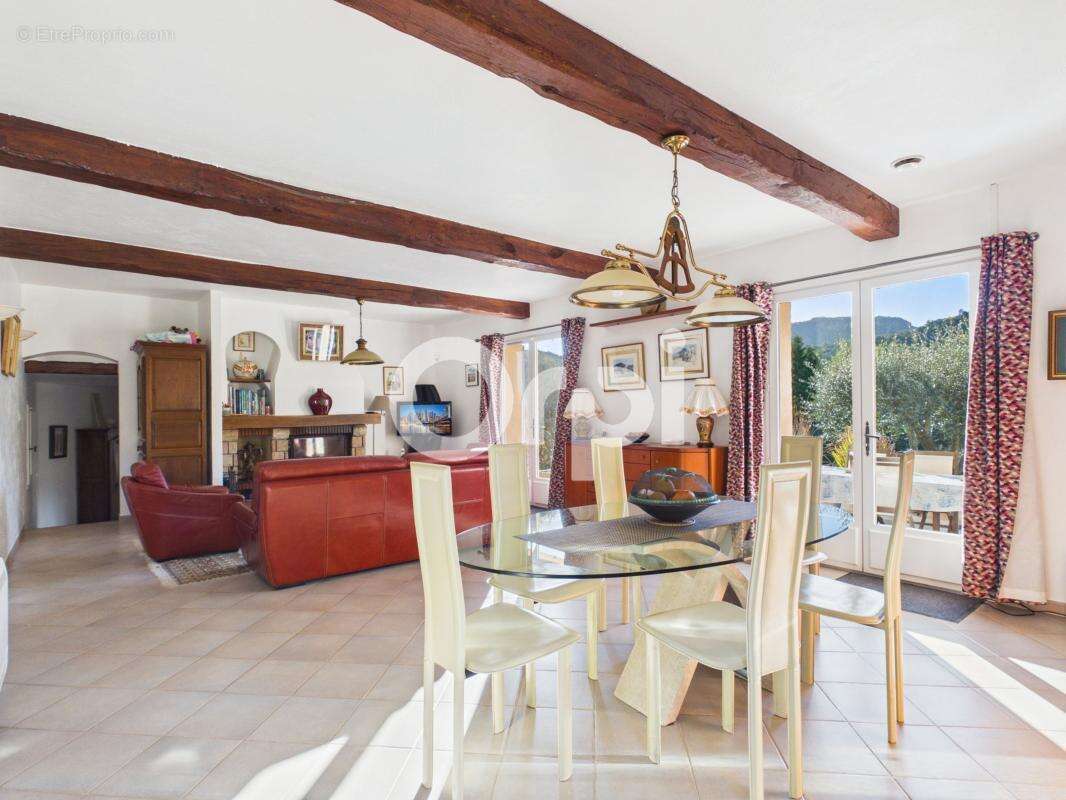 Maison à LES ADRETS-DE-L'ESTEREL