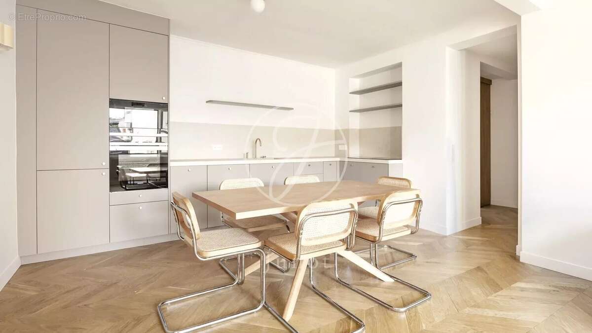 Appartement à PARIS-6E