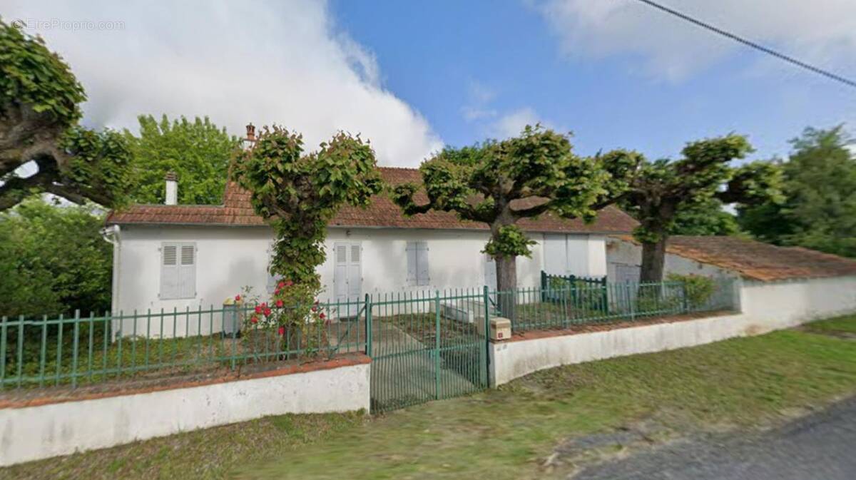 Maison à MONTOLDRE