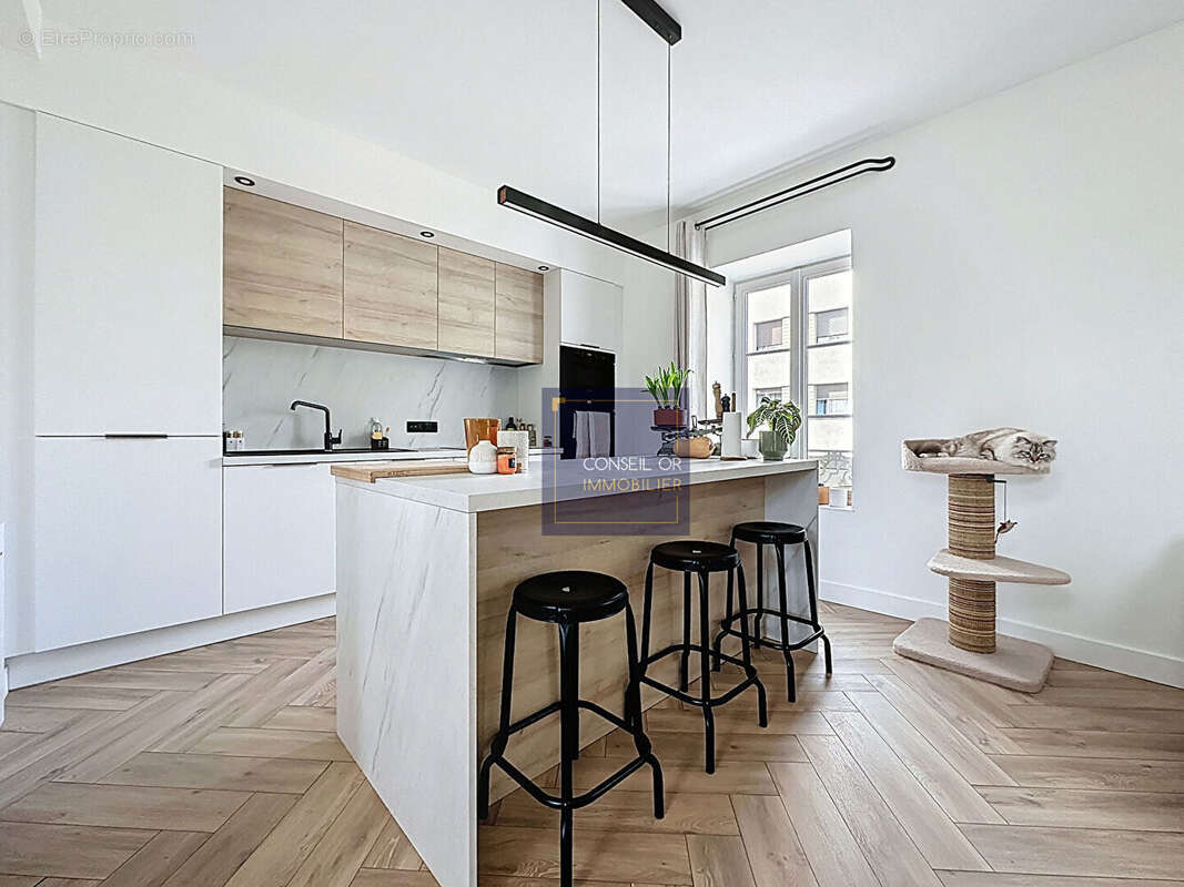 Appartement à SAINT-GENIS-LAVAL