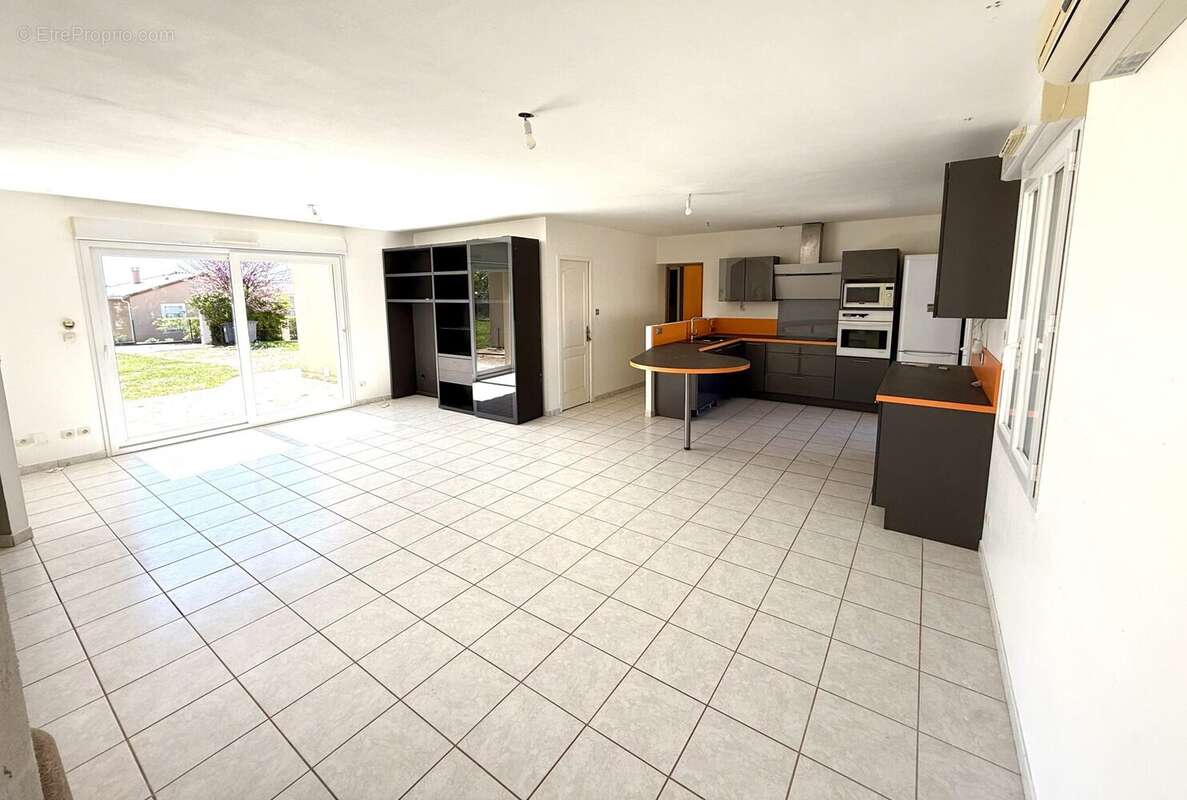 Maison à BUXEROLLES