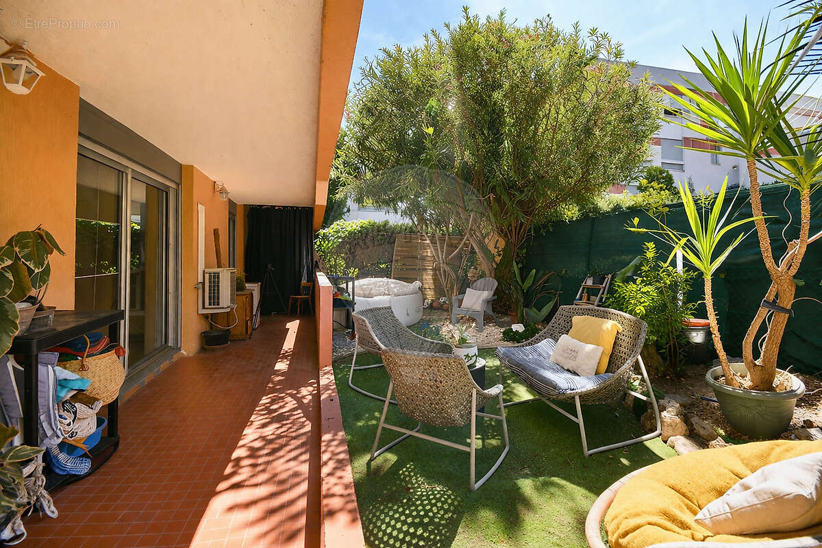 Appartement à SAINT-LAURENT-DU-VAR