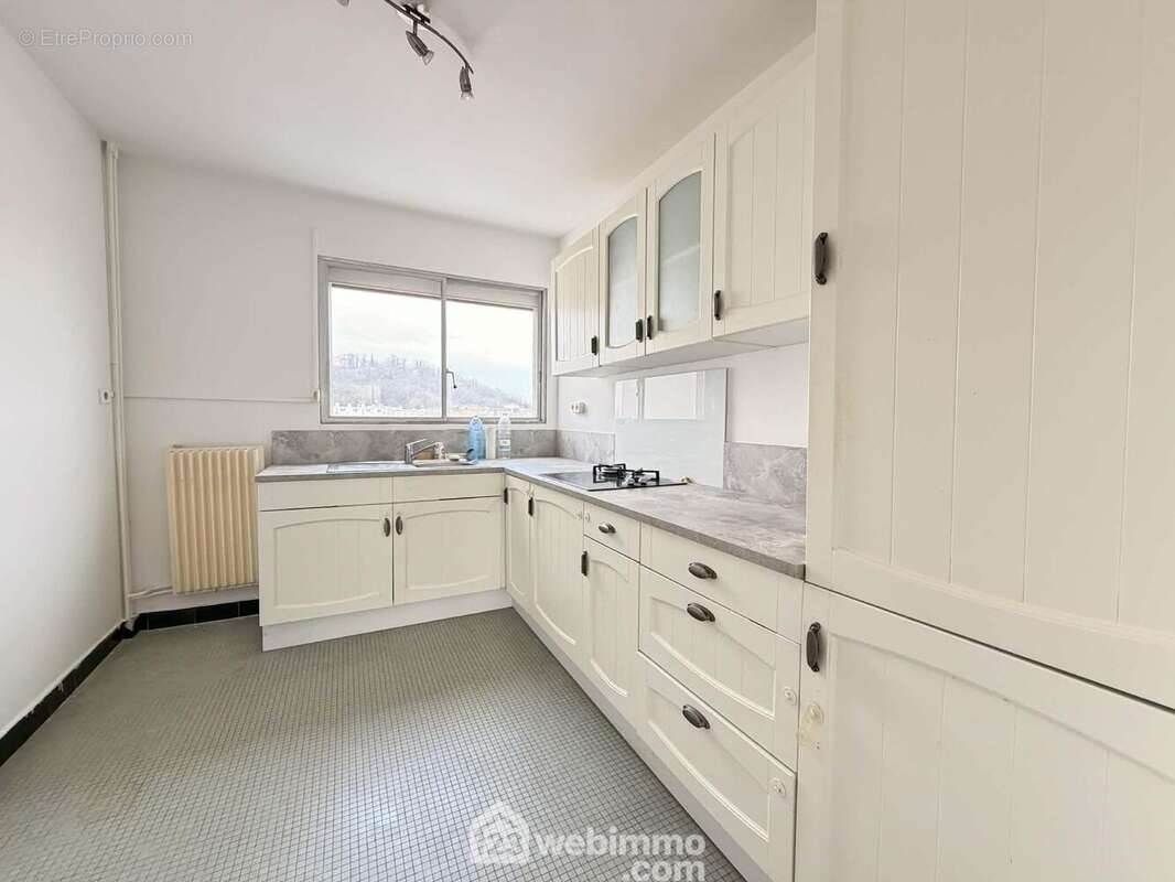 La cuisine aménagée - Appartement à LAON