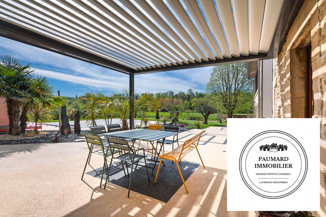 Pergola - Maison à ROMANS-SUR-ISERE