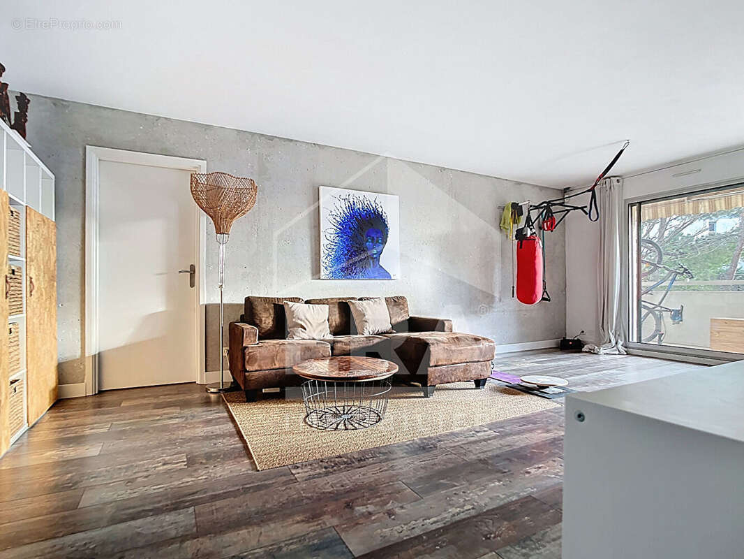 Appartement à MARSEILLE-8E