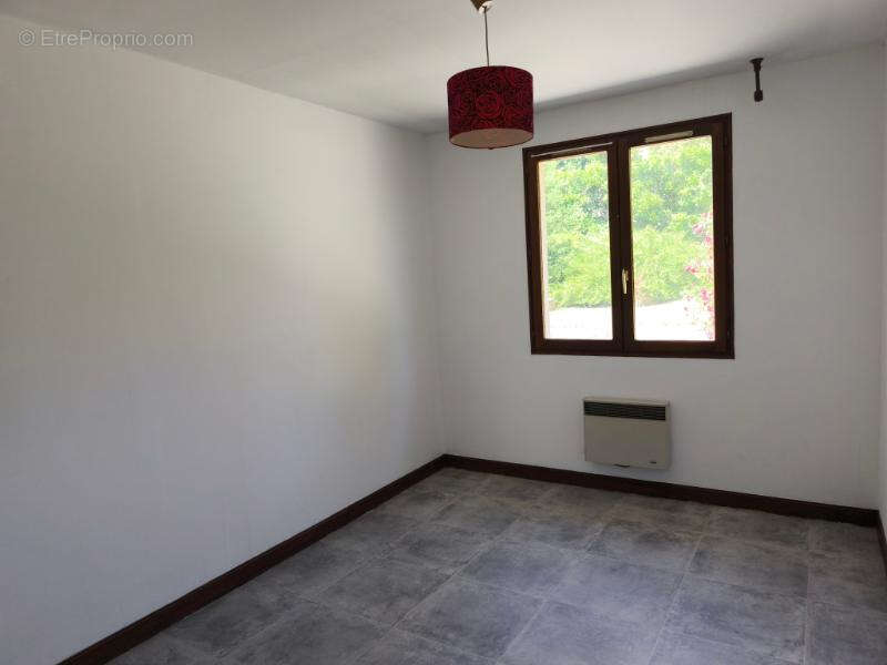 Villa sur sous sol avec 2 terrasses et jardin burlats - photo 11