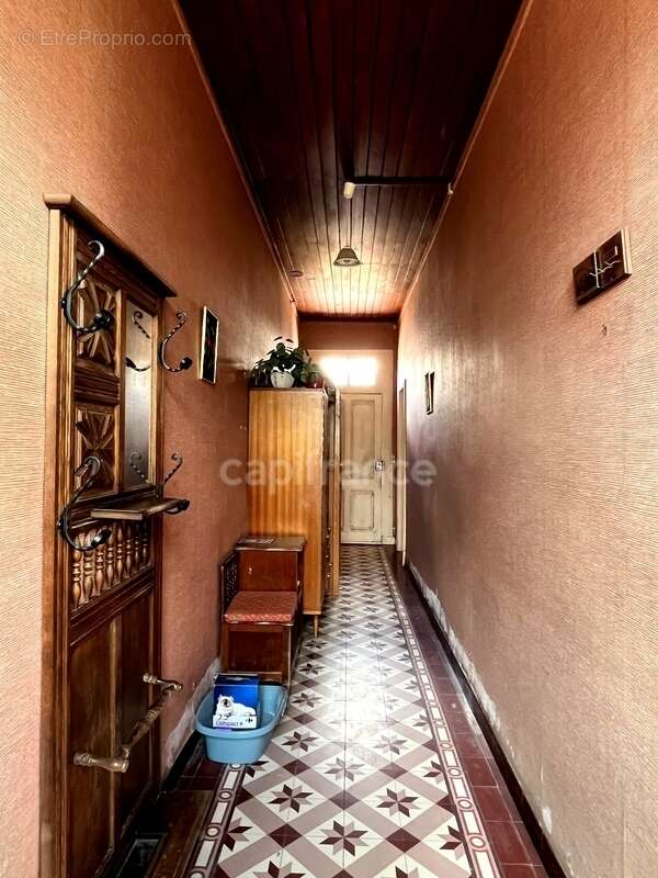 Maison de ville à rénover, plain-pied, 4 pièces avec studio attenant et dépendance, à 5 mn du centre de CONDOM (32) - photo 6