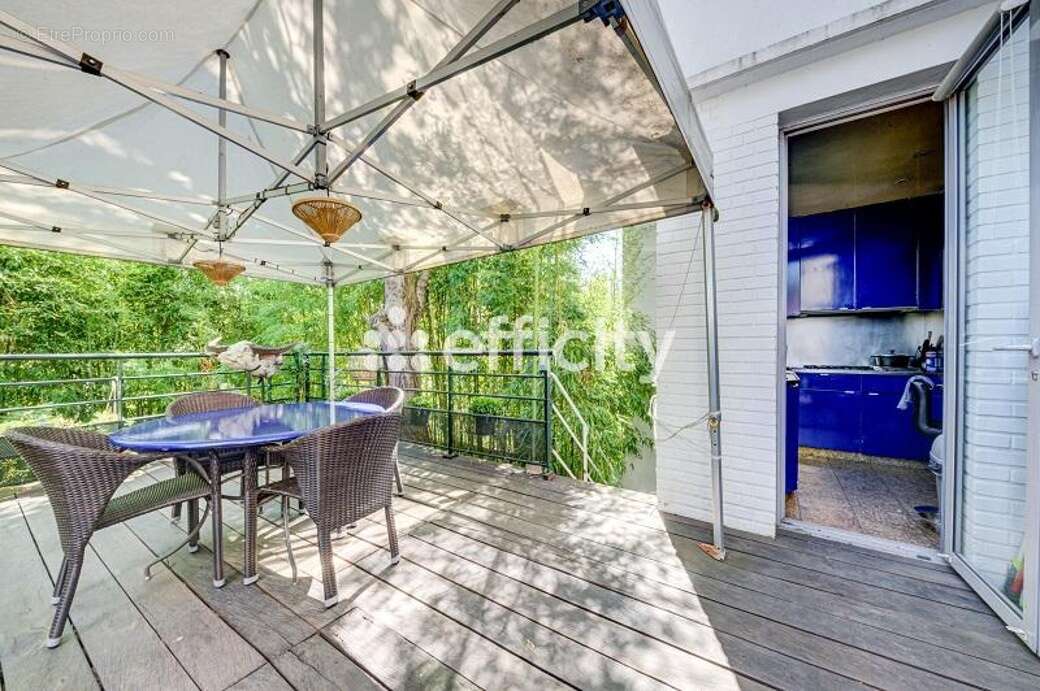 Maison à ISSY-LES-MOULINEAUX