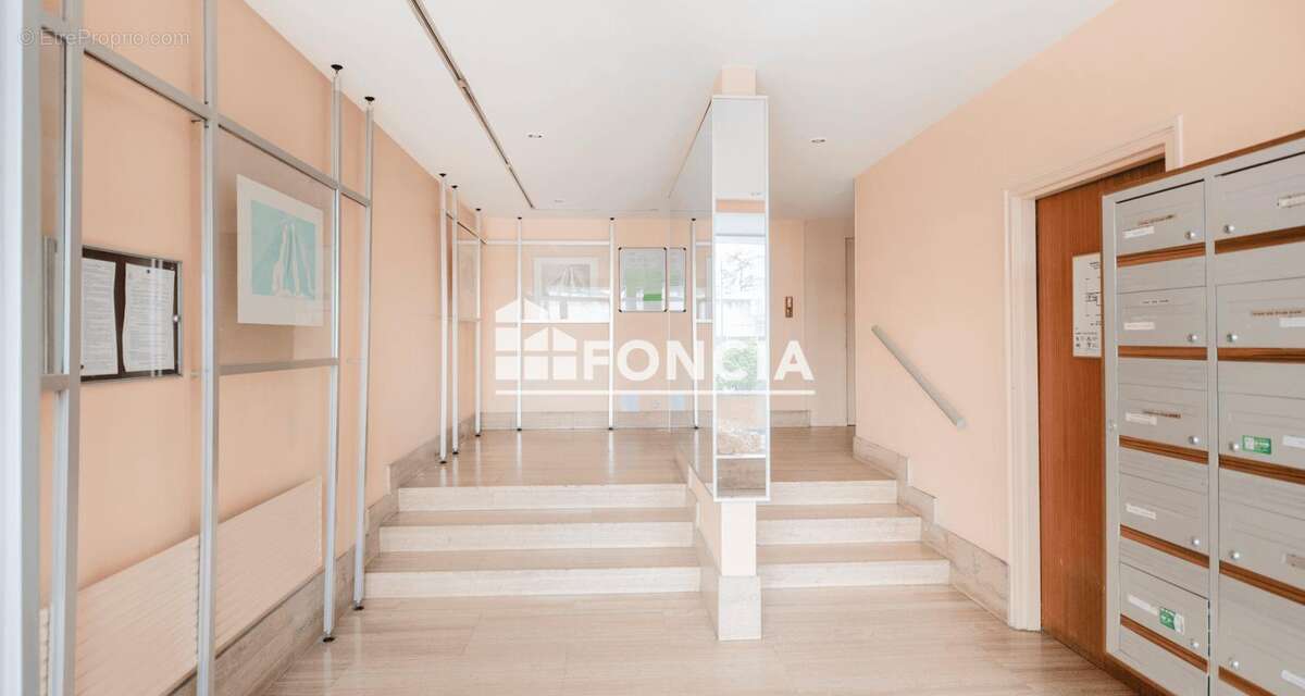 Appartement t3 avec balcon, stationnement et cave - proche gare - photo 4