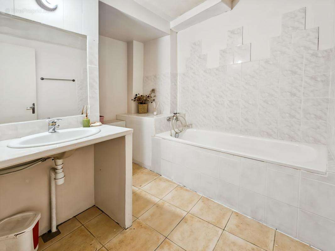 Maison à SAINTE-ANASTASIE