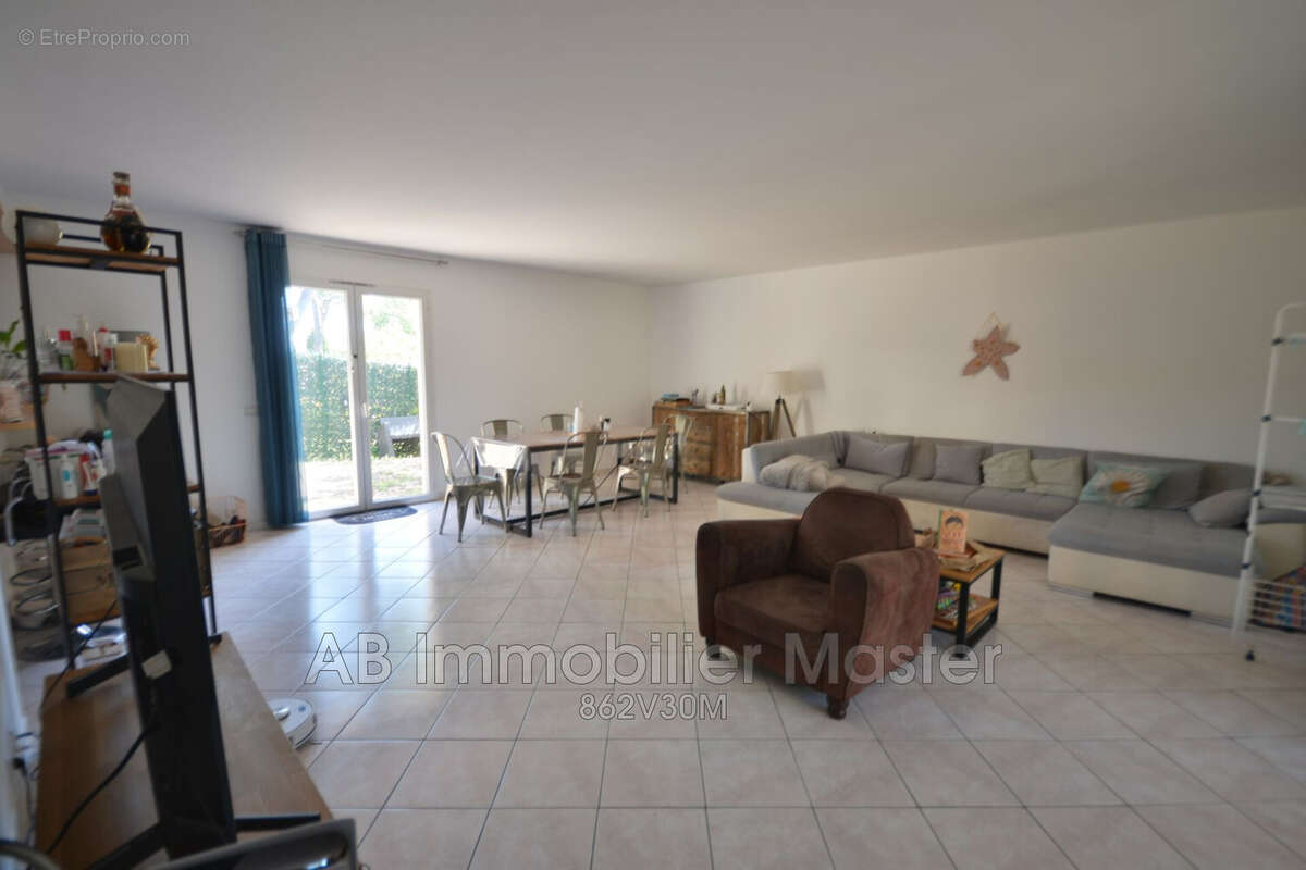 Maison à VILLENEUVE-LOUBET