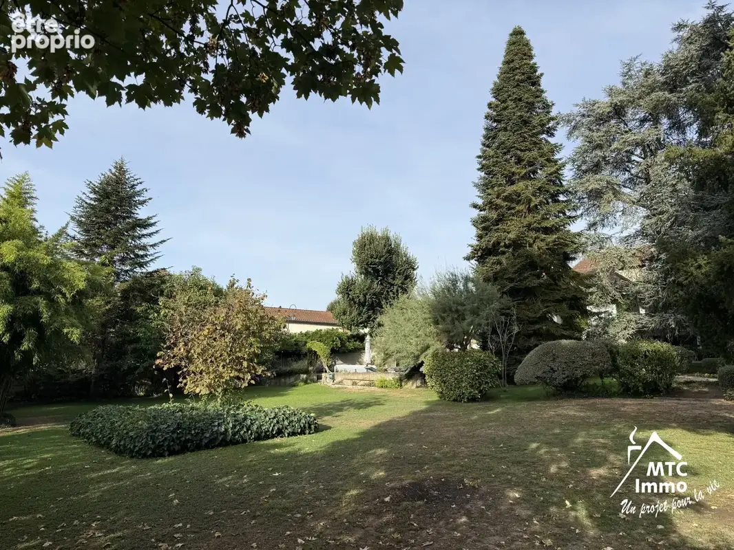 Photo Terrain à Satolas-Et-Bonce au prix de 310 000€