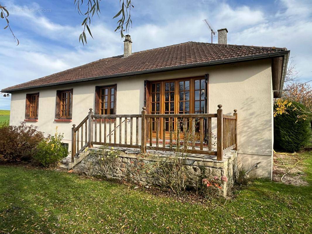 Maison à CUY-SAINT-FIACRE