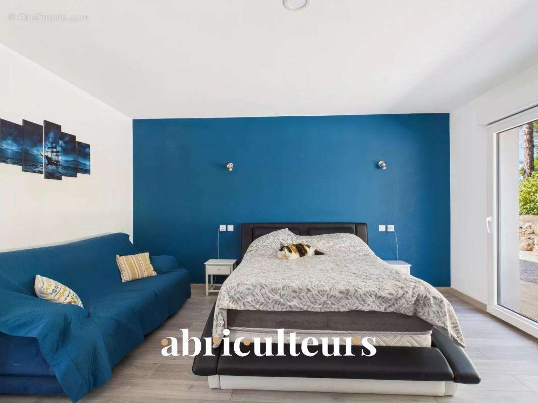 Maison à BAGNOLS-EN-FORET