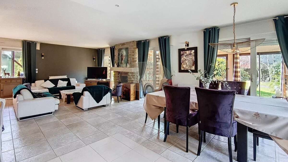 Maison à JUZET-DE-LUCHON