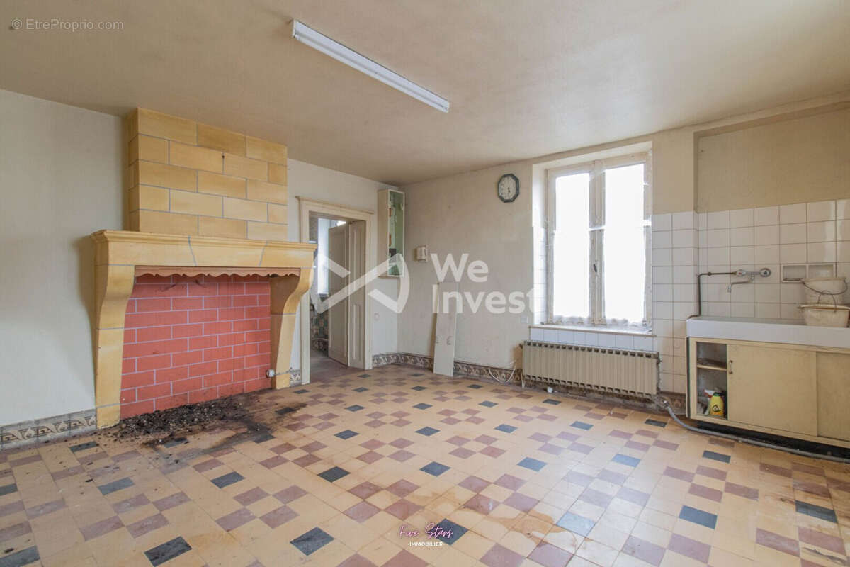 Maison 250 m² à Chambley-Bussieres  - photo 4