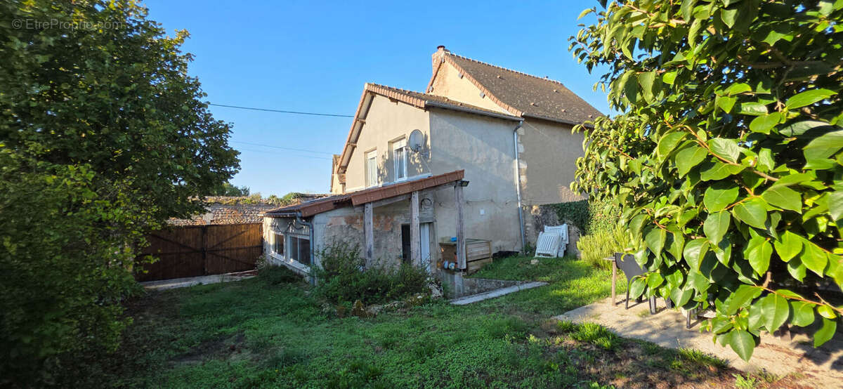 Maison à SAINT-PIERRE-DE-MAILLE