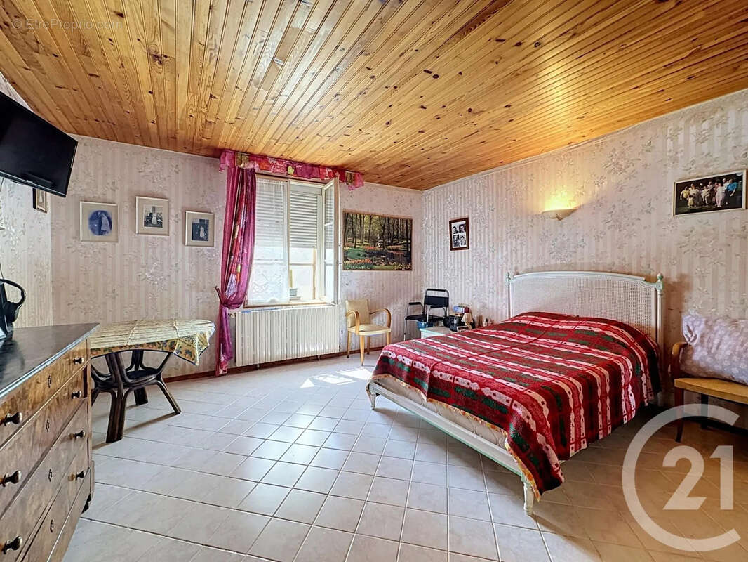 Maison 230 m² à Marcilly-En-Villette  - photo 22
