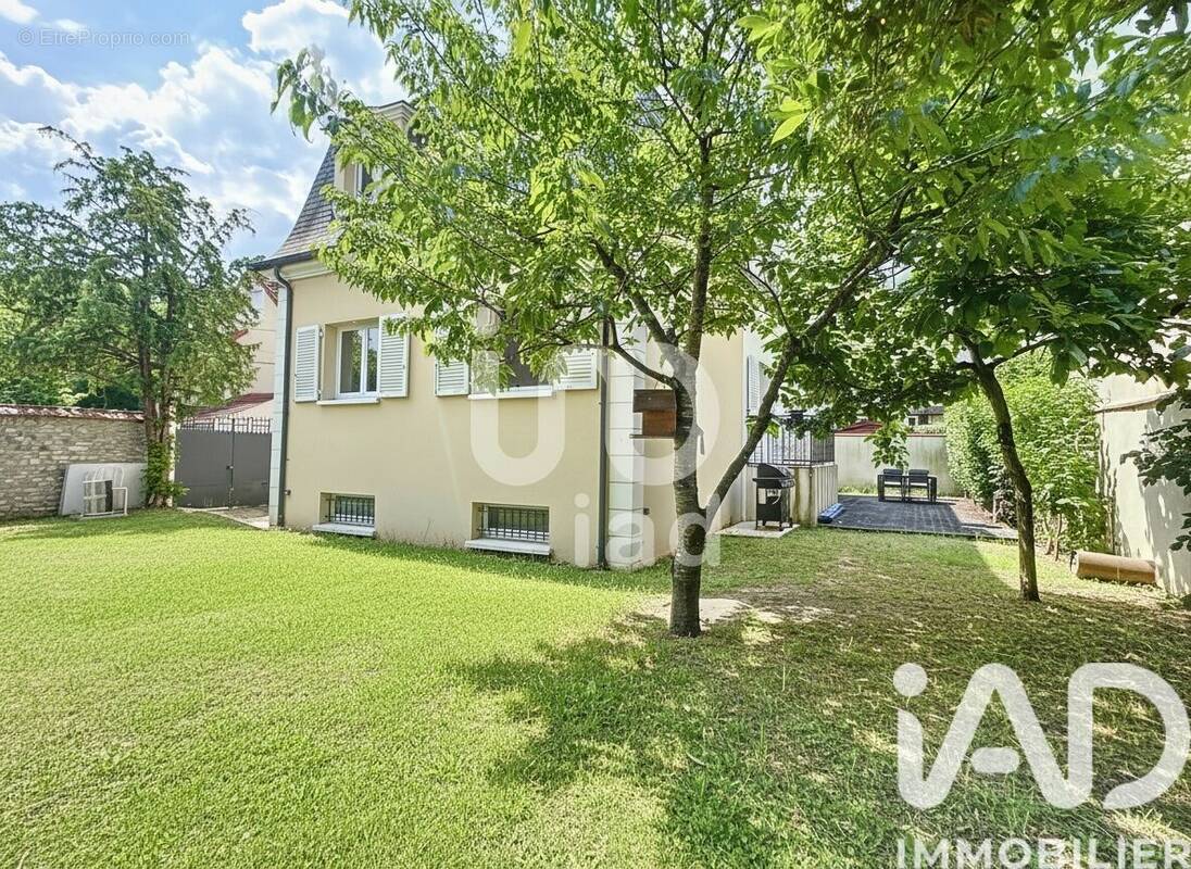 Photo 1 - Maison à SAINT-MAUR-DES-FOSSES