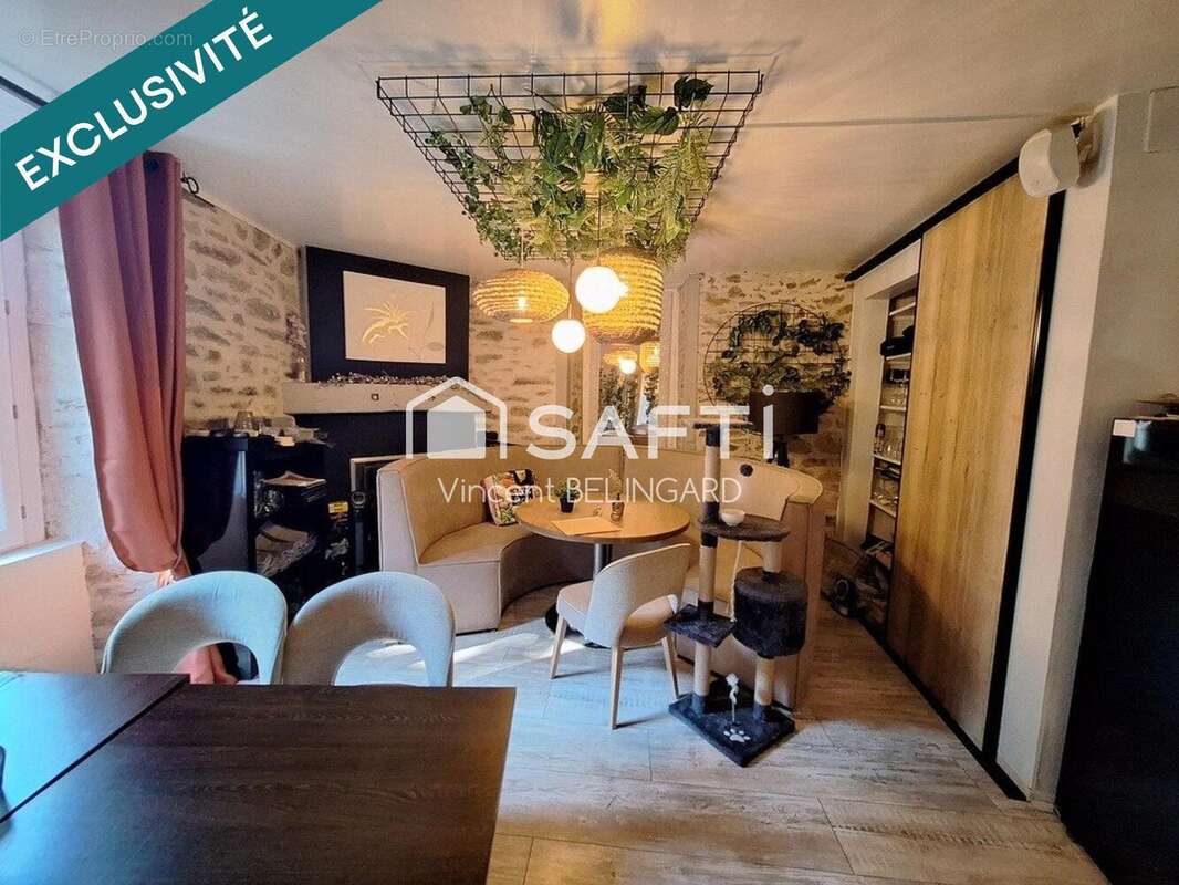 Photo 3 - Commerce à UZERCHE