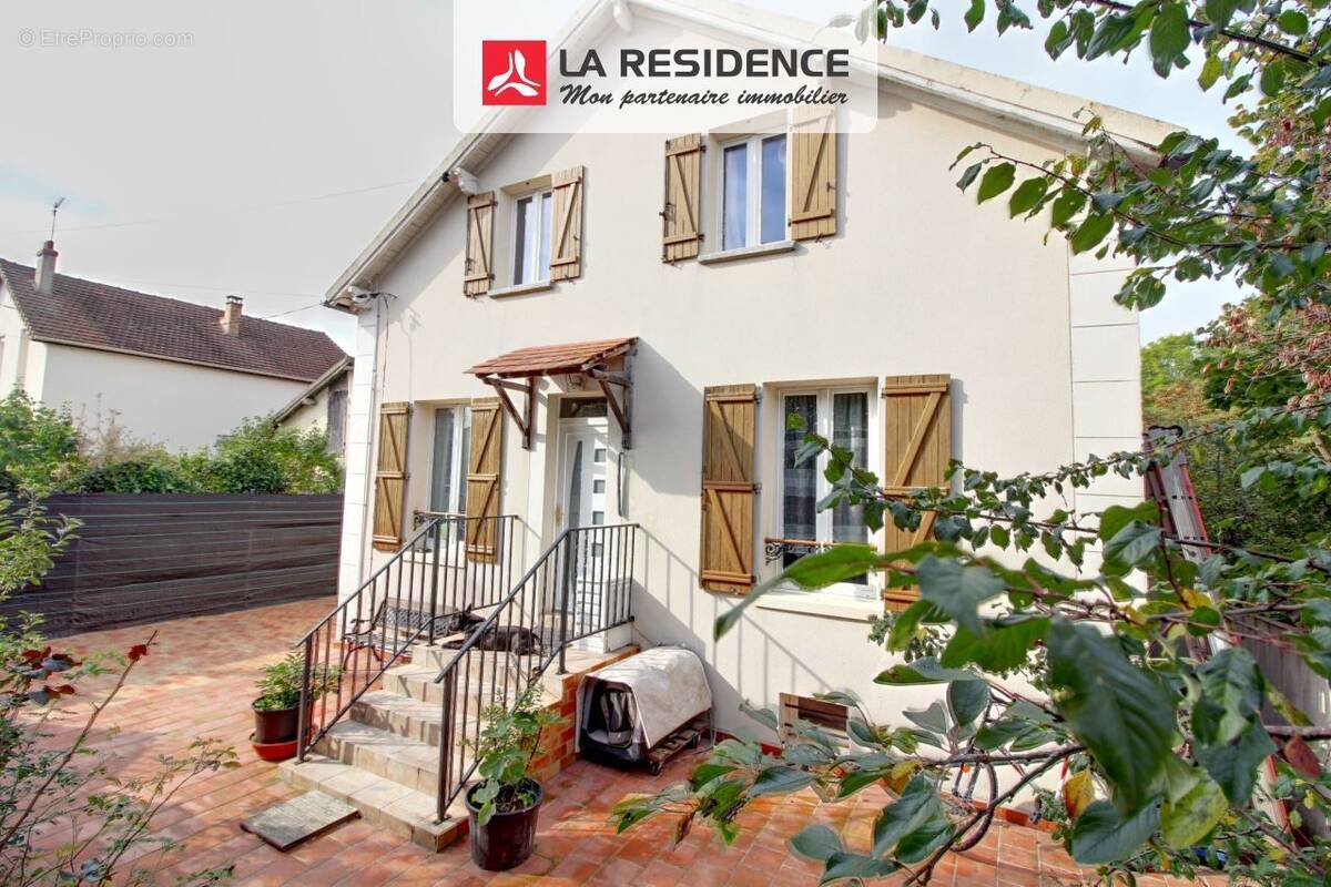 Maison à LES MUREAUX