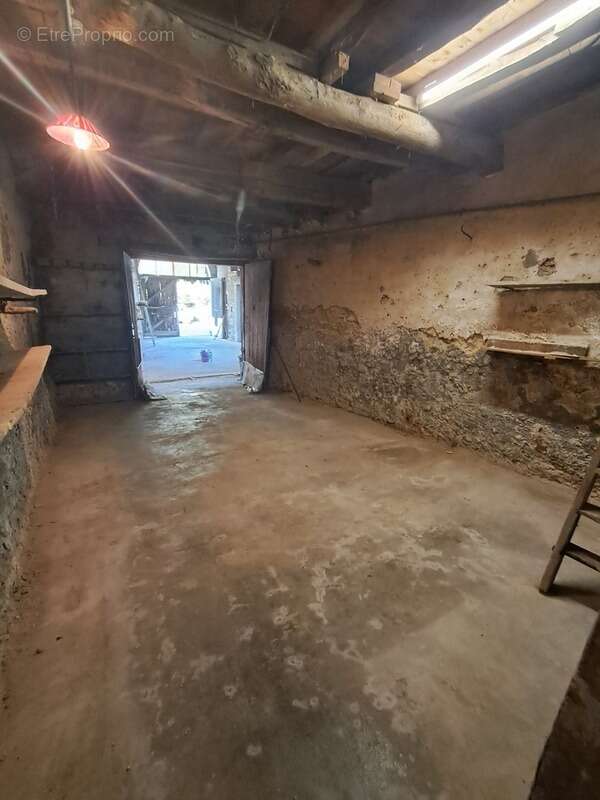 Maison de village traversante, grand garage, grange et fort potentiel – Pexiora - photo 16