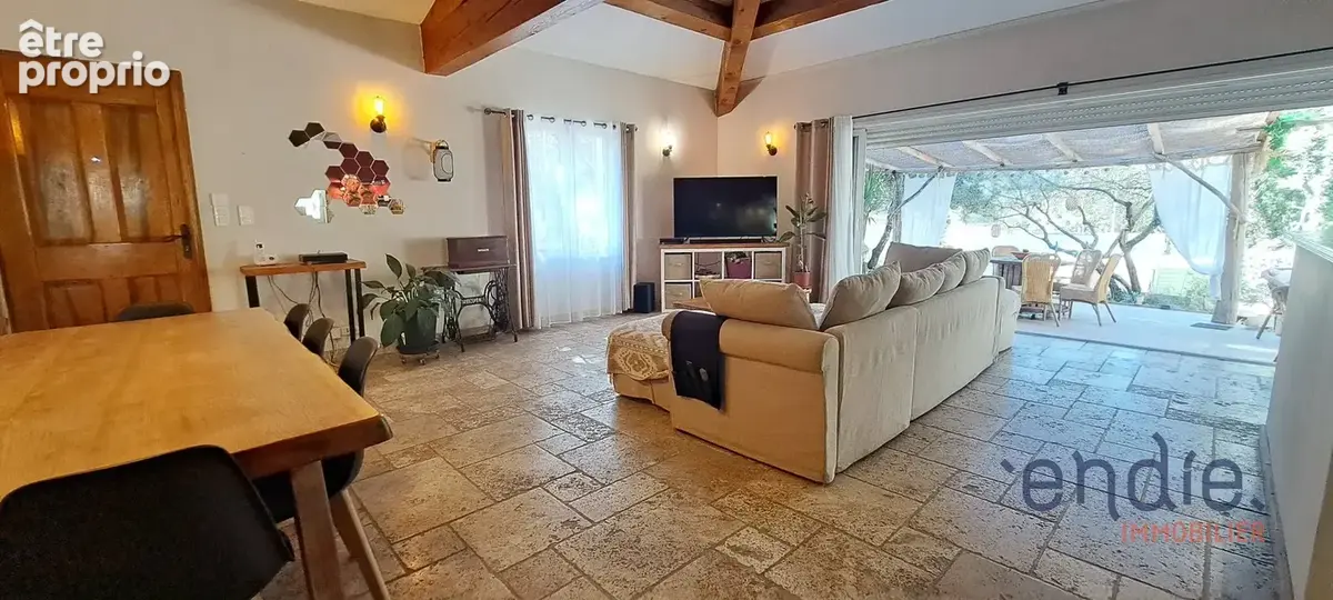ST ANASTASIE villa plain pied 4 chambres et bureau sur 1500 m² - photo 5