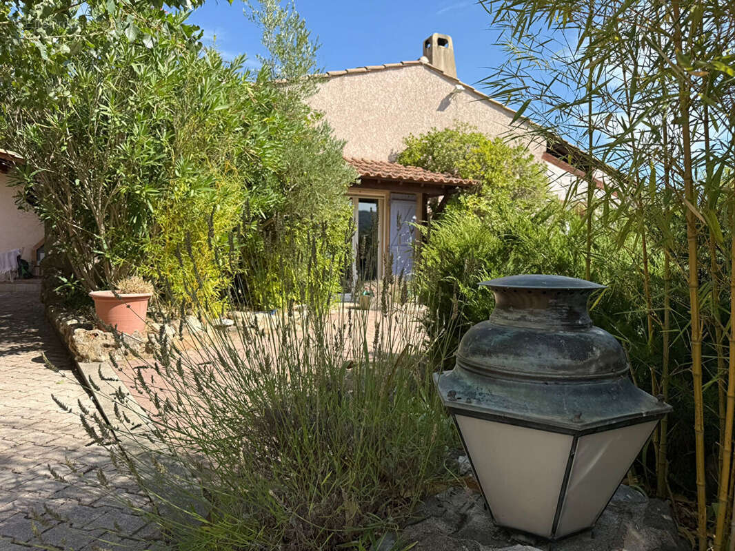 Maison à MONTAUROUX