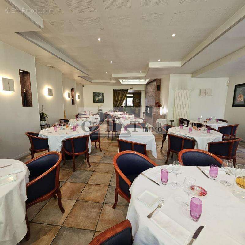 Commerce à OZOIR-LA-FERRIERE