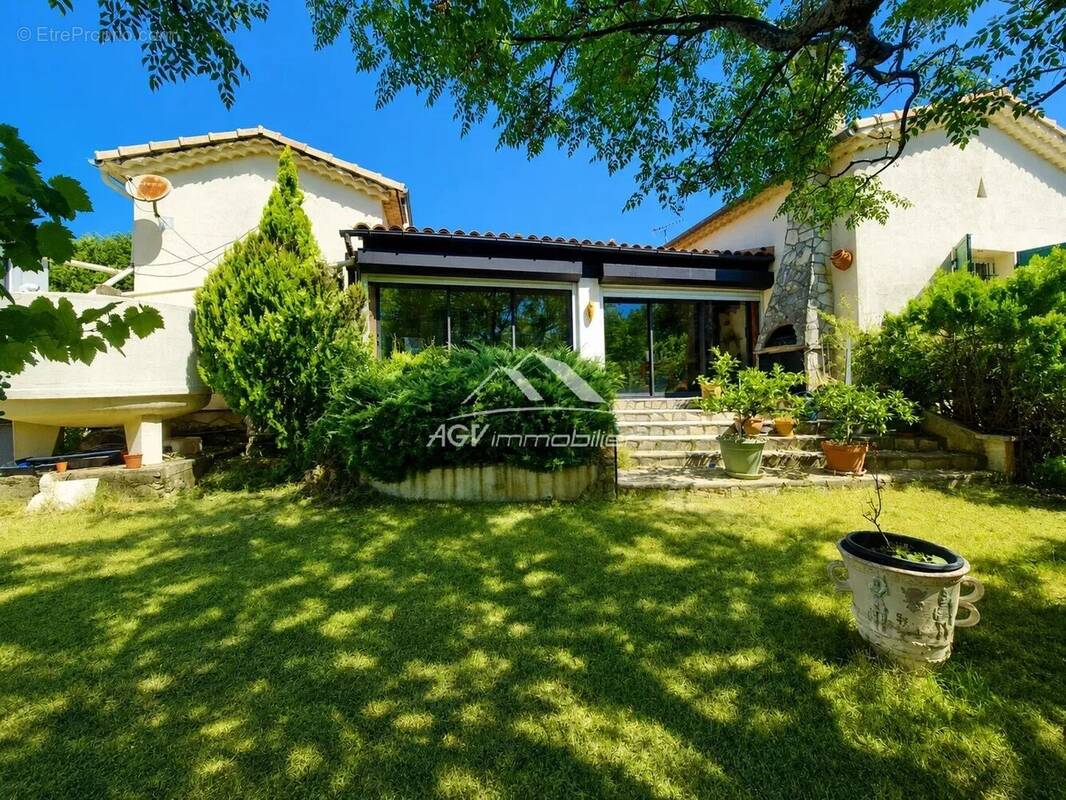 Maison à ROUSSON