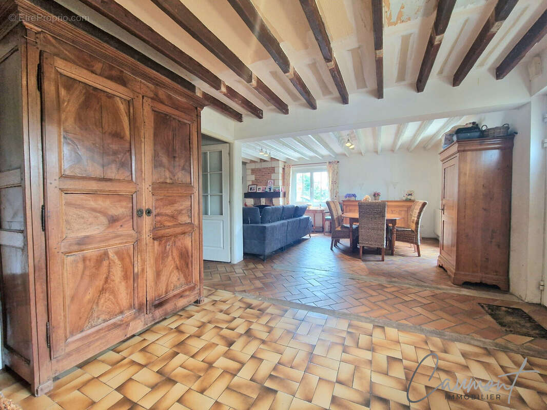 Maison 250 m² à Yebleron  - photo 4