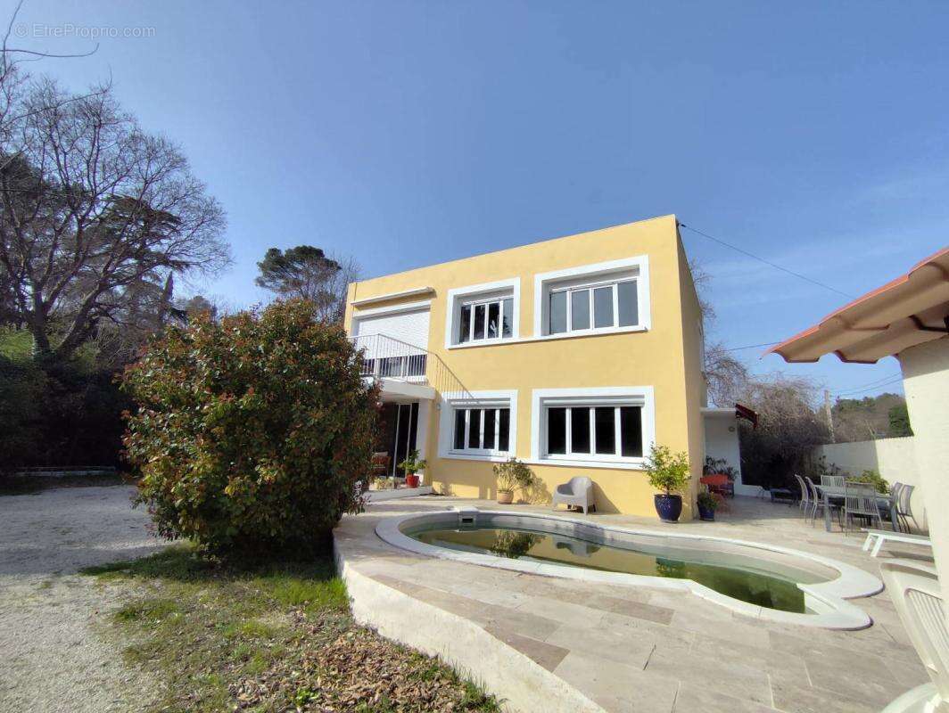 Maison à NIMES