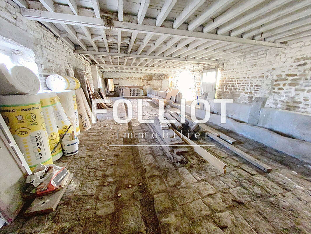 Maison à LOUVIGNE-DU-DESERT