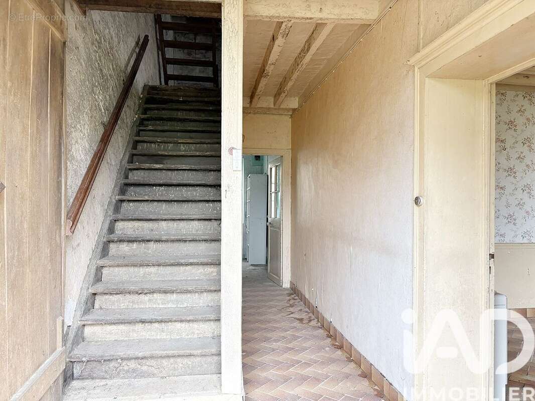 Maison 69 m² à Etais-La-Sauvin  - photo 2