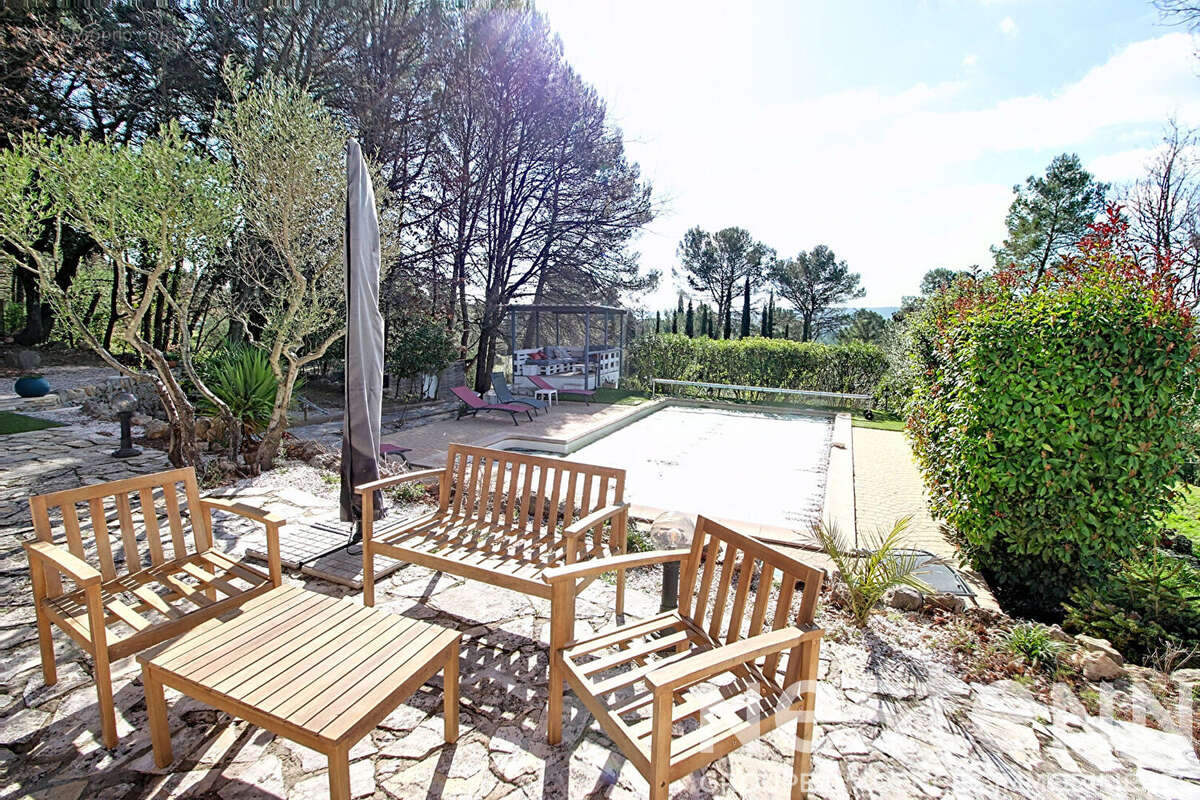 MAISON A VENDRE A LORGUES de 106 m2 de plain pied avec piscine sur un terrain clos de 2676m² - photo 15