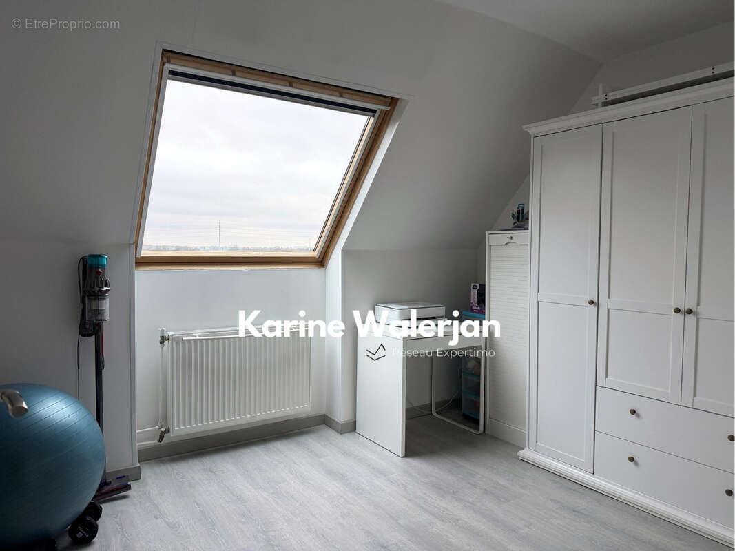 Maison à COURRIERES