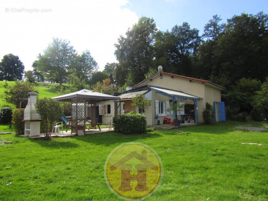 Maison à SAINT-MARTIN-DE-JUSSAC