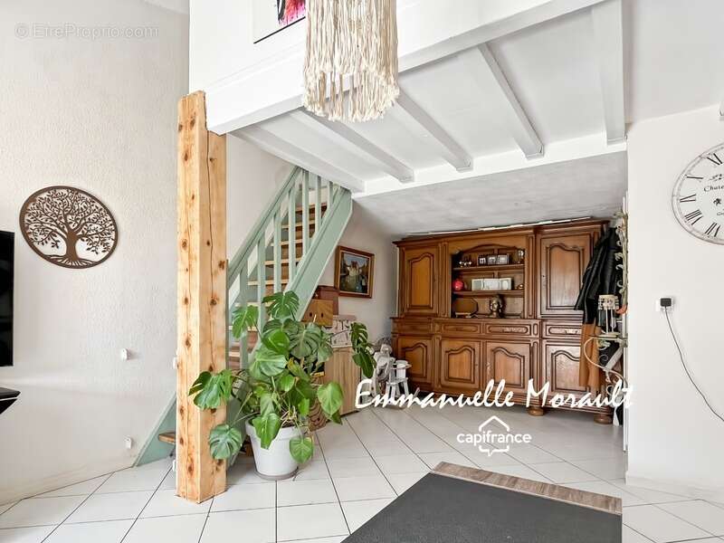 Maison à BAGNOLS-EN-FORET