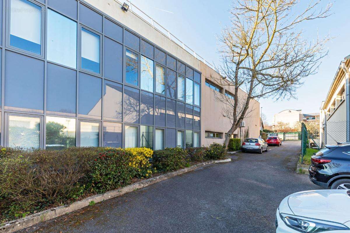 Appartement à CHANTELOUP-LES-VIGNES