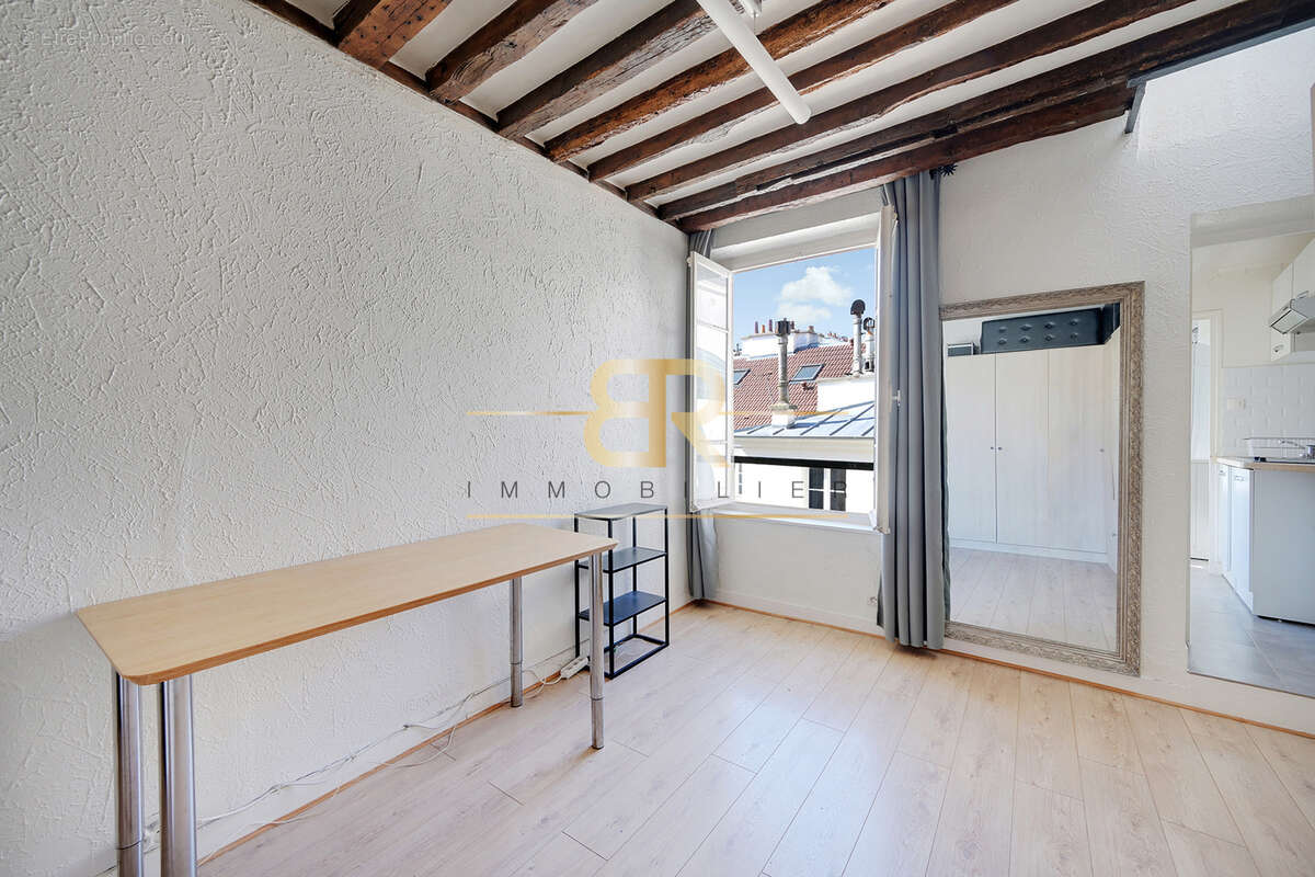 Centre de paris / studio / dernier étage - photo 2